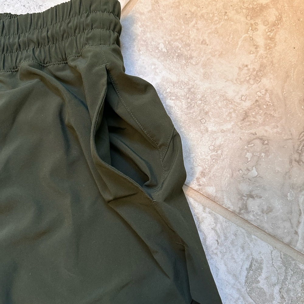 Athleta Crossroads Short Euc Small - image 7